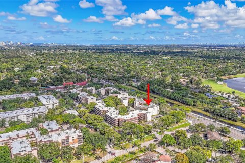 Condo in Plantation, Florida, 1 bedroom  № 1172187 - photo 9