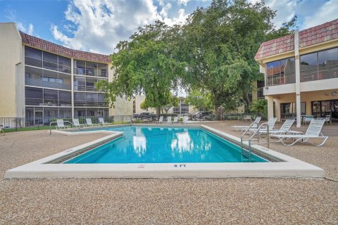 Condominio en venta en Plantation, Florida, 1 dormitorio, 74.32 m2 № 1172187 - foto 17