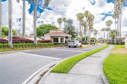 Condo in Hialeah, Florida, 2 bedrooms  № 1333612 - photo 30