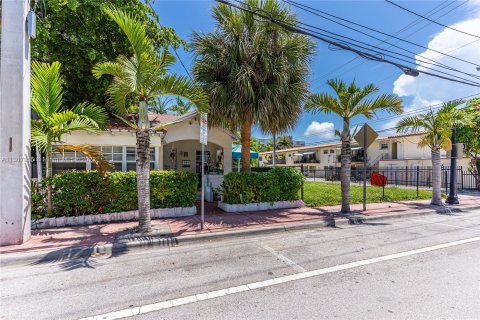 Купить виллу или дом в Майами-Бич, Флорида 3 спальни, 172.15м2, № 176465 - фото 22
