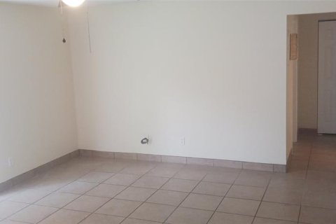 Apartment in Orange City, Florida 2 bedrooms, 88.44 sq.m. № 1398648 - photo 6