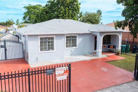 House in Homestead, Florida 3 bedrooms, 110.93 sq.m. № 825073 - photo 2