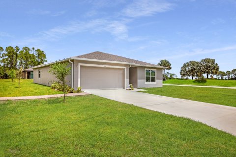 House in Royal Highlands by Focus Homes in Brooksville, Florida 4 bedrooms, 250 sq.m. № 396535 - photo 7