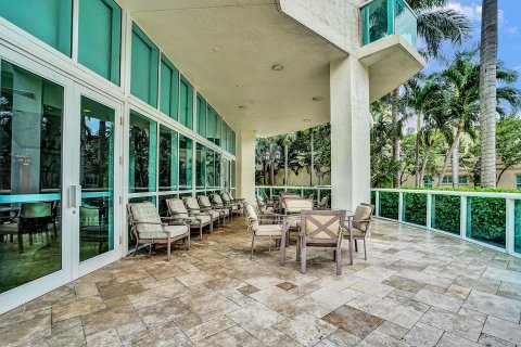 Condo in Fort Lauderdale, Florida, 2 bedrooms  № 1152160 - photo 1