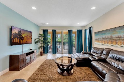 Villa ou maison à vendre à Kissimmee, Floride: 10 chambres, 439.43 m2 № 531113 - photo 7