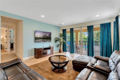 Villa ou maison à vendre à Kissimmee, Floride: 10 chambres, 439.43 m2 № 531113 - photo 9