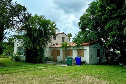 House in Miami, Florida 5 bedrooms, 314.1 sq.m. № 1374957 - photo 3