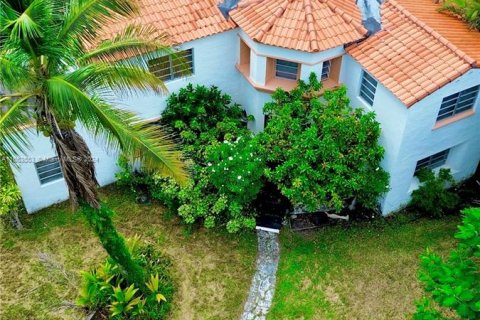 Casa en venta en Miami, Florida, 5 dormitorios, 314.1 m2 № 1374957 - foto 2