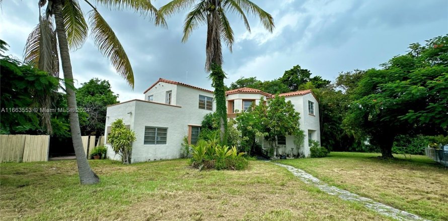 House in Miami, Florida 5 bedrooms, 314.1 sq.m. № 1374957