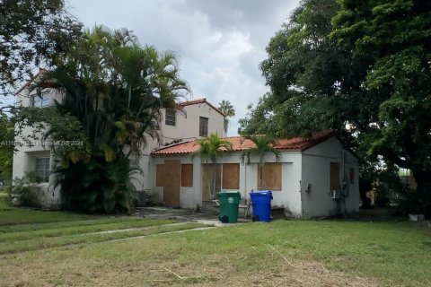 Casa en venta en Miami, Florida, 5 dormitorios, 314.1 m2 № 1374957 - foto 6