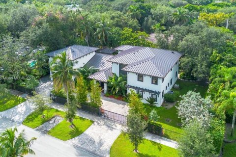 Villa ou maison à vendre à Miami, Floride: 7 chambres, 562.99 m2 № 1375001 - photo 2