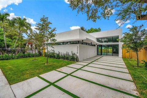 Villa ou maison à louer à Miami, Floride: 3 chambres, 195.09 m2 № 119106 - photo 3