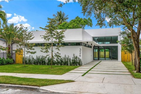 Villa ou maison à louer à Miami, Floride: 3 chambres, 195.09 m2 № 119106 - photo 1