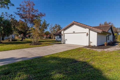 House in North Port, Florida 3 bedrooms, 179.39 sq.m. № 1407941 - photo 4