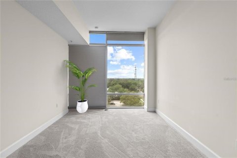 Condo in Orlando, Florida, 2 bedrooms  № 1407903 - photo 17