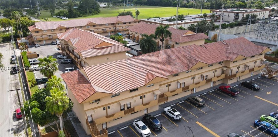 Condominio en Hialeah, Florida, 2 dormitorios  № 1332444