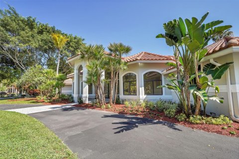 Купить виллу или дом в Корал-Спрингс, Флорида 5 спален, 459.96м2, № 1077841 - фото 4