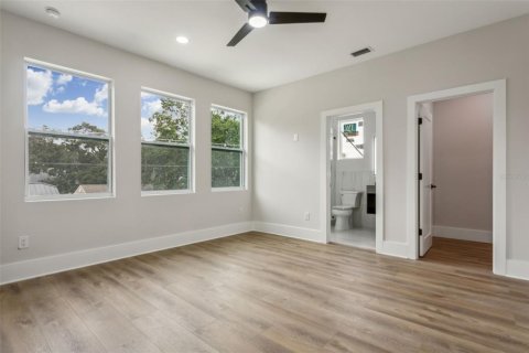 Casa en venta en Tampa, Florida, 5 dormitorios, 326.55 m2 № 1357699 - foto 14