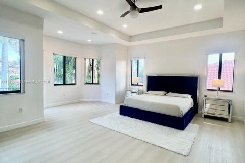 Villa ou maison à vendre à Cutler Bay, Floride: 5 chambres, 438.22 m2 № 1003562 - photo 11