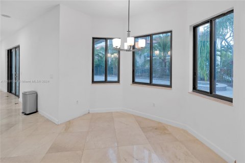 Casa en venta en Cutler Bay, Florida, 5 dormitorios, 438.22 m2 № 1003562 - foto 26