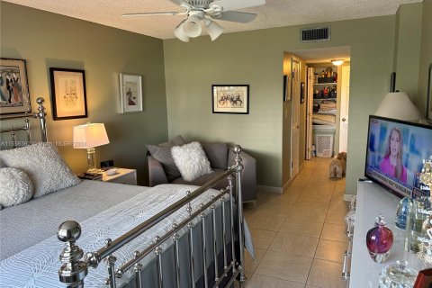 Condo in Aventura, Florida, 1 bedroom  № 1078122 - photo 16