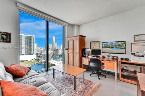 Condo in Miami, Florida, 3 bedrooms  № 1078636 - photo 15