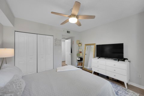 Condo in West Palm Beach, Florida, 1 bedroom  № 1186619 - photo 23