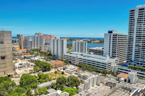 Condo in West Palm Beach, Florida, 1 bedroom  № 1186619 - photo 17