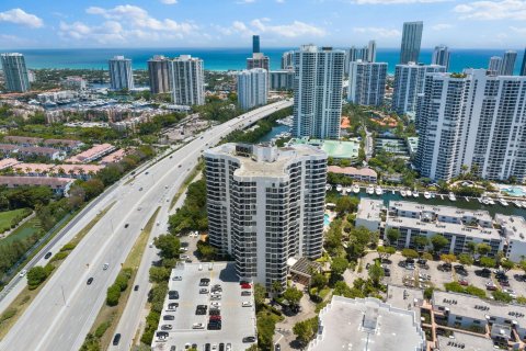 Condo in Aventura, Florida, 2 bedrooms  № 1175076 - photo 4