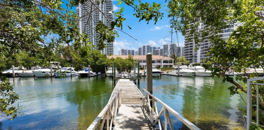 Condo in Aventura, Florida, 2 bedrooms  № 1175076