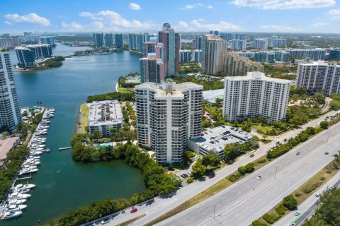 Condo in Aventura, Florida, 2 bedrooms  № 1175076 - photo 5