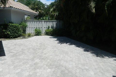 House in Boca Raton, Florida 2 bedrooms, 174.19 sq.m. № 1127713 - photo 3