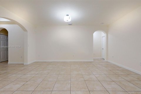 House in Miami, Florida 4 bedrooms № 1381754 - photo 15