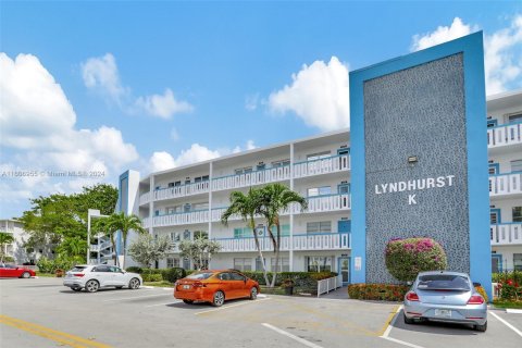 Condominio en venta en Deerfield Beach, Florida, 2 dormitorios, 92.9 m2 № 1232038 - foto 2