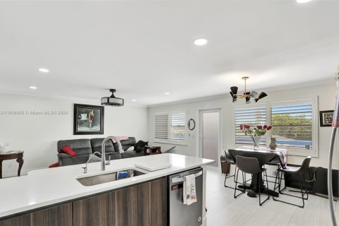 Copropriété à vendre à Deerfield Beach, Floride: 2 chambres, 92.9 m2 № 1232038 - photo 13