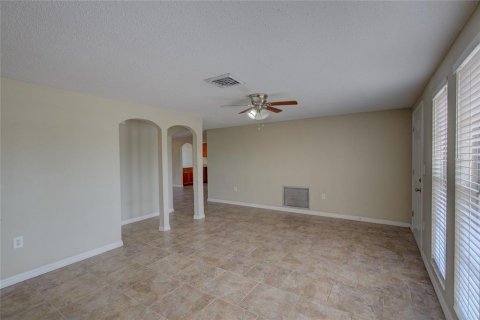 House in Holiday, Florida 3 bedrooms, 154.68 sq.m. № 1252540 - photo 11