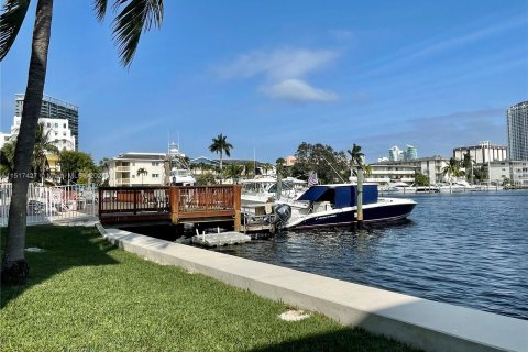 Condominio en venta en Hallandale Beach, Florida, 2 dormitorios, 117.06 m2 № 956545 - foto 21