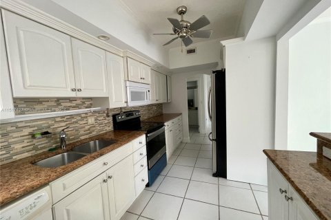 Condominio en venta en Hallandale Beach, Florida, 2 dormitorios, 117.06 m2 № 956545 - foto 25