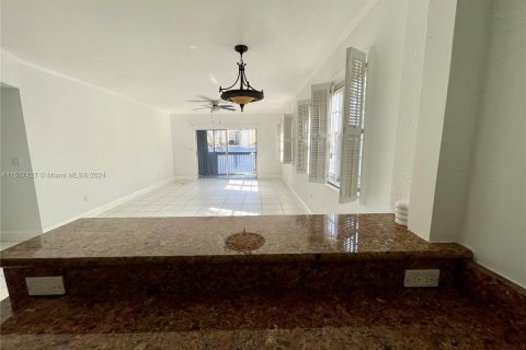 Condominio en venta en Hallandale Beach, Florida, 2 dormitorios, 117.06 m2 № 956545 - foto 26