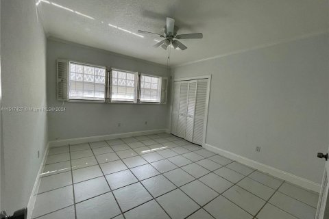 Condominio en venta en Hallandale Beach, Florida, 2 dormitorios, 117.06 m2 № 956545 - foto 30