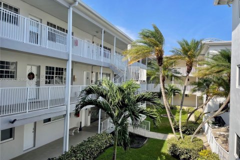 Condominio en venta en Hallandale Beach, Florida, 2 dormitorios, 117.06 m2 № 956545 - foto 23