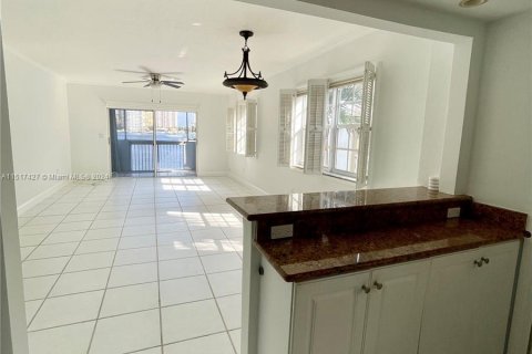 Condominio en venta en Hallandale Beach, Florida, 2 dormitorios, 117.06 m2 № 956545 - foto 27
