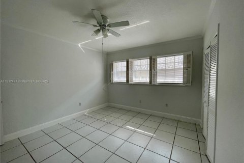 Condominio en venta en Hallandale Beach, Florida, 2 dormitorios, 117.06 m2 № 956545 - foto 29