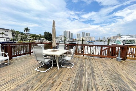 Condominio en venta en Hallandale Beach, Florida, 2 dormitorios, 117.06 m2 № 956545 - foto 12