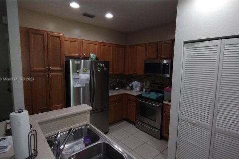 Adosado en venta en Tamarac, Florida, 3 dormitorios, 118.17 m2 № 1294077 - foto 2