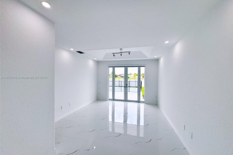 Casa en venta en Miami, Florida, 5 dormitorios, 212.47 m2 № 1398399 - foto 7