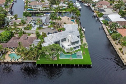 House in Fort Lauderdale, Florida 5 bedrooms, 709.96 sq.m. № 1421921 - photo 14