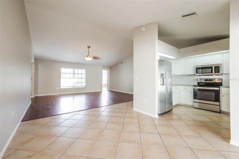 House in Port Charlotte, Florida 4 bedrooms, 179.86 sq.m. № 1191729 - photo 9