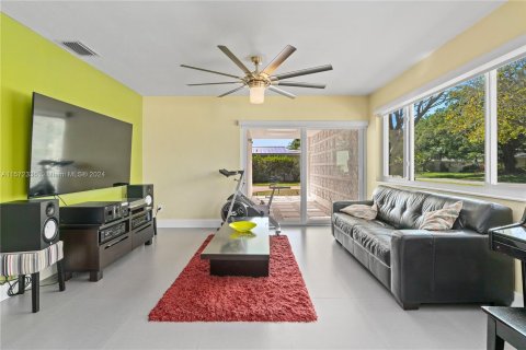 Villa ou maison à vendre à Palmetto Bay, Floride: 3 chambres, 218.78 m2 № 1128637 - photo 9
