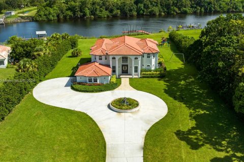 Villa ou maison à vendre à Palm City, Floride: 9 chambres, 458.84 m2 № 1239201 - photo 2